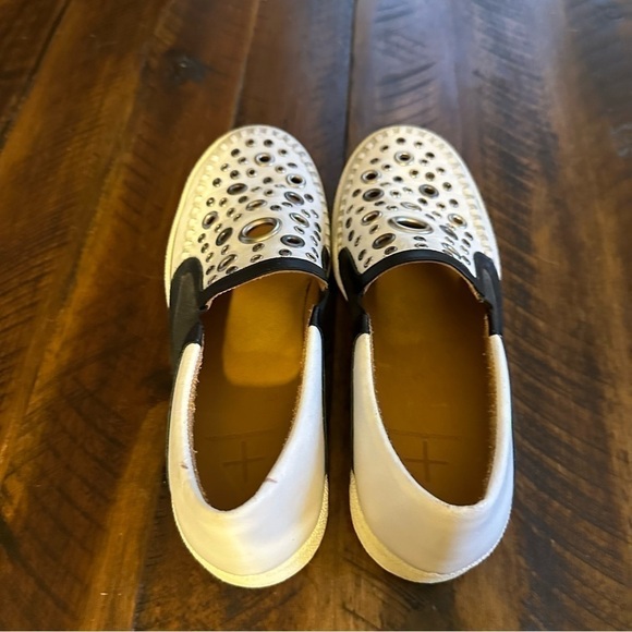 Thakoon Addition Warwick 5 Sneakers White Black Cutout Slip-On Size 38 US 7.5 - Picture 6 of 7